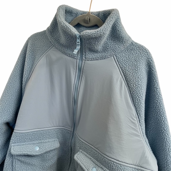 Blogilates Women Size Medium Blue Bonfire Fleece Jacket Sweaters Full Zip Baggy - Picture 2 of 7